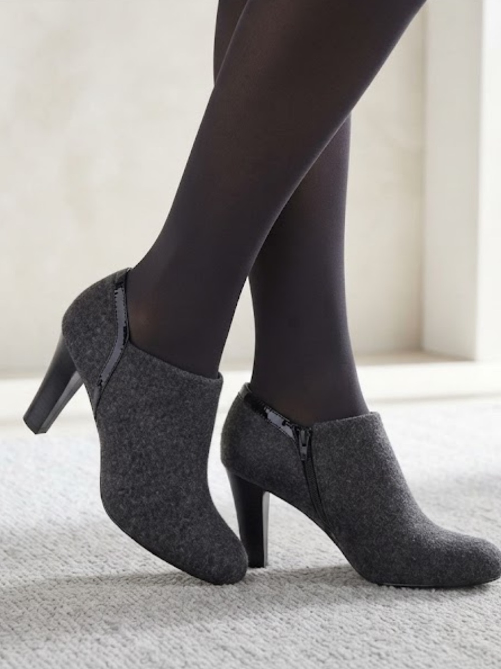 Liz Claiborne Gray & Black Tweed Heeled Ankle Booties